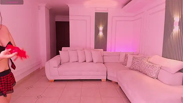 Anna parkker  online show from April 4, 2026, 7:20 pm