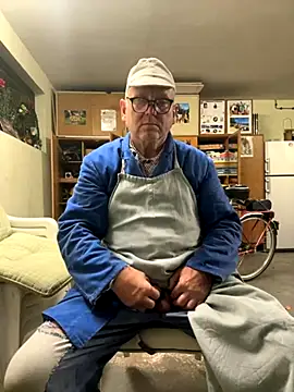 oldgayman online show from September 17, 2025, 5:37 pm