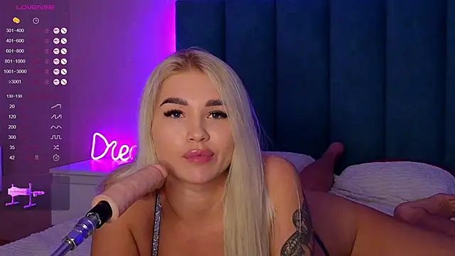 DreamPussyy online show from February 25, 2025, 7:09 am