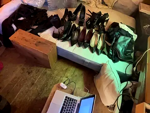 alexheels boots online show from September 25, 2025, 1:00 am