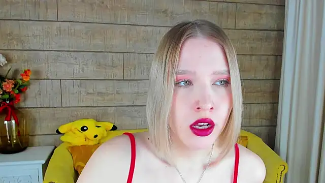 LiliLinn online show from February 26, 2025, 4:30 am