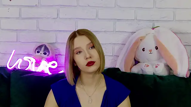 LiliLinn online show from March 7, 2025, 5:08 am