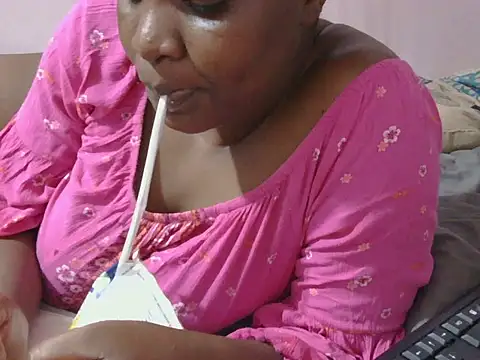 Snapshot of pretty_dimplegirl chatting on April 20, 2026, 6:31 pm pretty dimplegirl online show from April 20, 2026, 6:31 pm