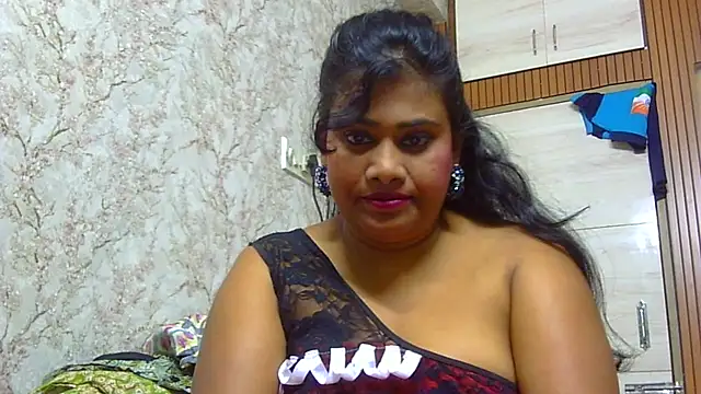 sexy roma online show from November 9, 2025, 11:25 am