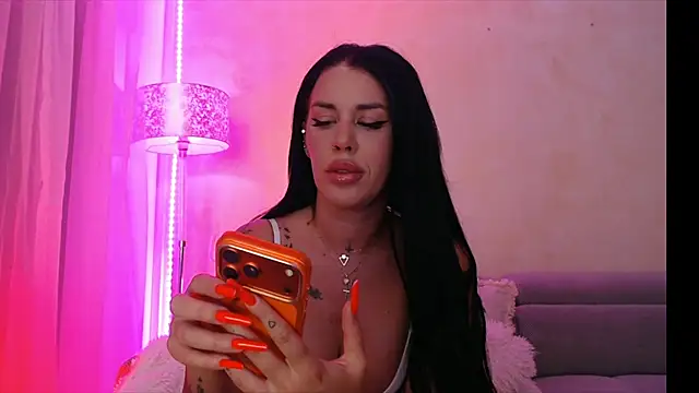 Snapshot of LaylaCruzRose chatting on July 1, 2026, 6:25 am LaylaCruzRose online show from July 1, 2026, 6:25 am
