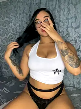 Snapshot of ElaEndez_ chatting on December 20, 2025, 4:37 am ElaEndez online show from December 20, 2025, 4:37 am