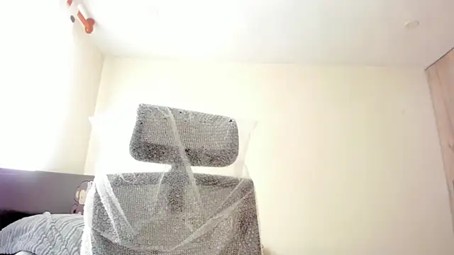 Sweetdreamses  online show from September 18, 2025, 2:09 pm