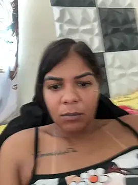 Snapshot of Indiazinhax chatting on February 3, 2026, 5:51 pm Indiazinhax online show from February 3, 2026, 5:51 pm