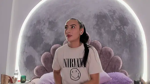 Snapshot of Valeria_Fitness chatting on December 13, 2025, 8:04 pm Valeria Fitness online show from December 13, 2025, 8:04 pm