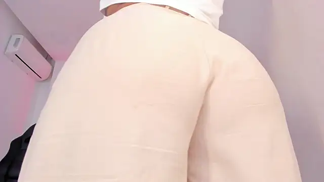 ellamontoya online show from January 7, 2026, 12:21 pm