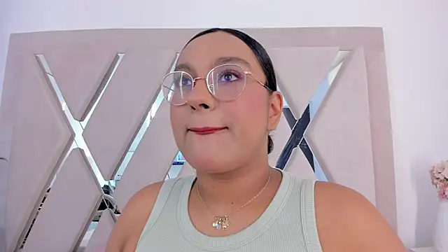 ellamontoya online show from February 9, 2026, 11:52 am