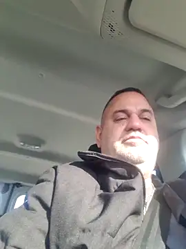 Snapshot of your_man85 chatting on December 19, 2025, 7:22 am your man85 online show from December 19, 2025, 7:22 am