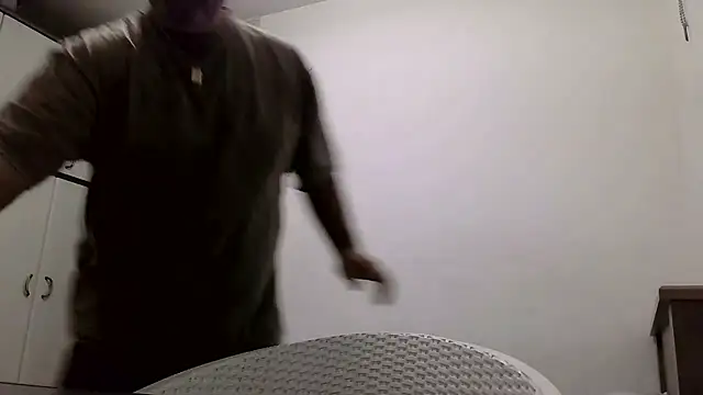 Snapshot of your_man85 chatting on December 28, 2024, 6:18 pm your man85 online show from December 28, 2024, 6:18 pm