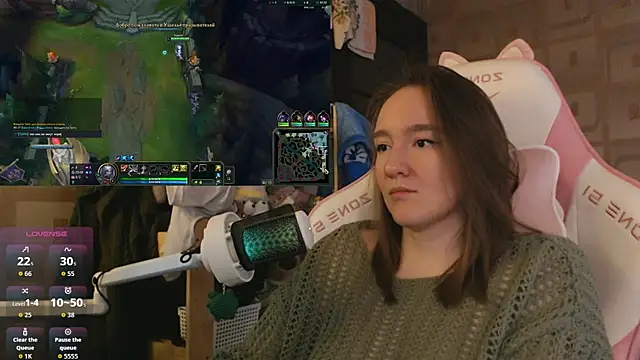 MoonlishSiren online show from April 24, 2026, 9:22 am