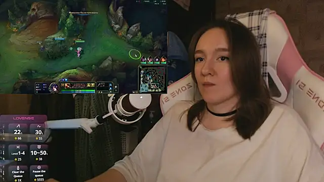 MoonlishSiren online show from April 12, 2026, 10:13 pm