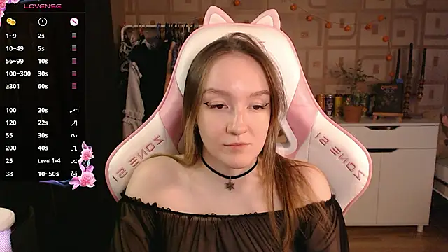MoonlishSiren online show from December 6, 2024, 9:18 pm