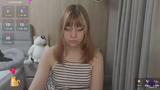 Snapshot of HermioneHHH chatting on November 4, 2025, 4:00 pm HermioneHHH online show from November 4, 2025, 4:00 pm