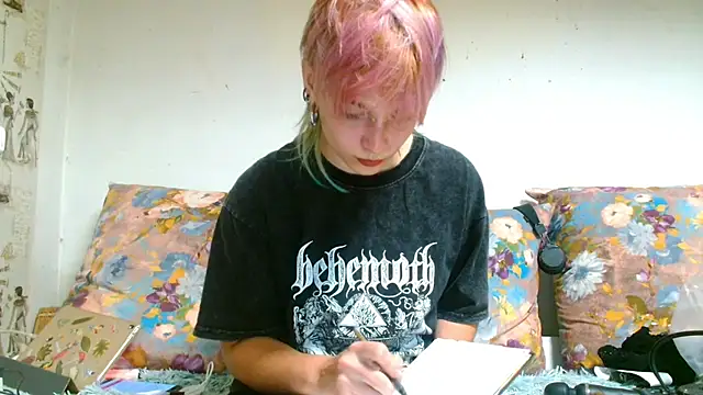 Sophie Bell online show from June 13, 2026, 8:07 pm