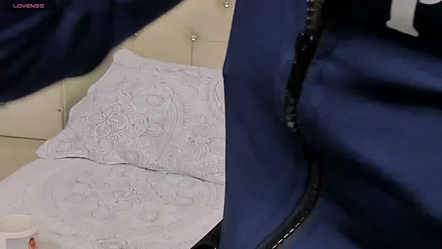 MelodyBliss online show from November 6, 2025, 5:44 am