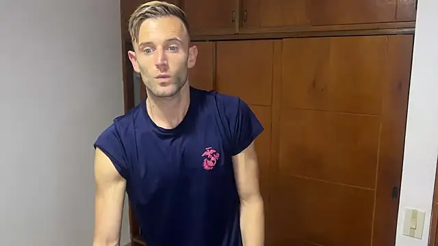 Snapshot of aquilesmade chatting on December 12, 2024, 12:27 am aquilesmade online show from December 12, 2024, 12:27 am