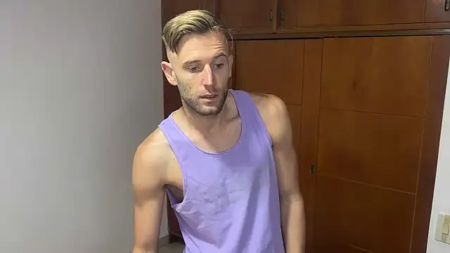 Snapshot of aquilesmade chatting on December 8, 2024, 4:50 pm aquilesmade online show from December 8, 2024, 4:50 pm