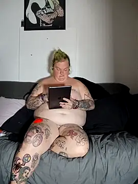 Trans Girl next door420 online show from April 24, 2026, 11:51 pm