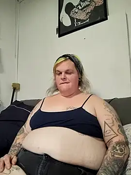 Trans Girl next door420 online show from April 12, 2026, 7:17 pm