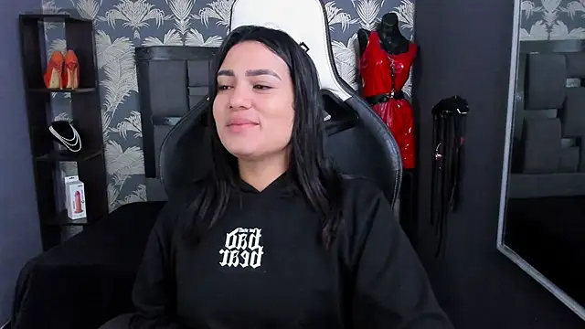Cumming Tiffani online show from September 29, 2025, 11:49 am