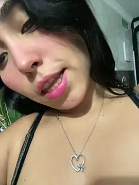 emma  cute   online show from October 14, 2025, 11:33 am