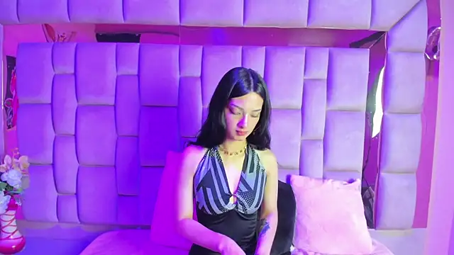 Snapshot of Aurora_18 chatting on October 28, 2025, 2:16 pm Aurora 18 online show from October 28, 2025, 2:16 pm