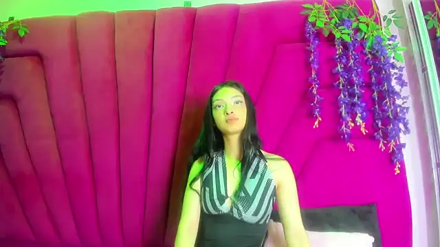 Snapshot of Aurora_18 chatting on October 15, 2025, 2:47 pm Aurora 18 online show from October 15, 2025, 2:47 pm