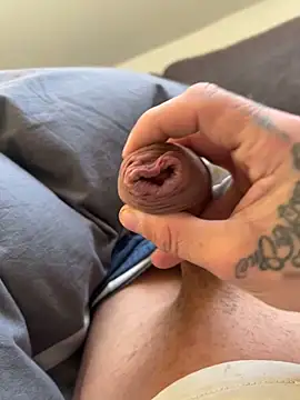 Snapshot of Bro4bro0040 chatting on November 22, 2025, 8:24 am Bro4bro0040 online show from November 22, 2025, 8:24 am