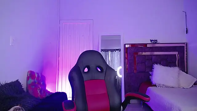 Snapshot of alejandrafitt chatting on October 21, 2025, 9:03 pm alejandrafitt online show from October 21, 2025, 9:03 pm