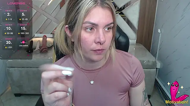 Snapshot of Paula_b_ chatting on June 17, 2026, 12:48 pm Paula b online show from June 17, 2026, 12:48 pm