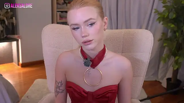 LexieLoree online show from June 9, 2026, 3:07 am