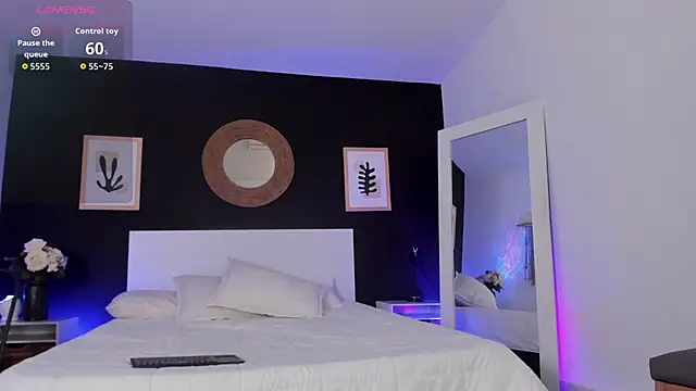 VioletPaket online show from February 27, 2026, 3:34 pm