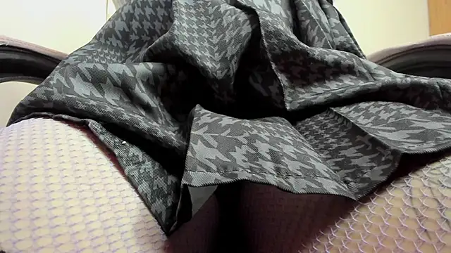 paula kawaiifu  online show from November 5, 2025, 1:36 pm