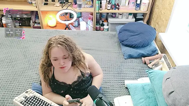 MiniNatalie online show from April 5, 2026, 10:22 am