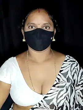 Snapshot of vintage-vibs chatting on February 25, 2026, 9:03 pm vintage-vibs online show from February 25, 2026, 9:03 pm