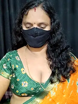 Snapshot of vintage-vibs chatting on October 12, 2025, 5:36 pm vintage-vibs online show from October 12, 2025, 5:36 pm