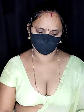 Snapshot of vintage-vibs chatting on May 24, 2026, 6:30 pm vintage-vibs online show from May 24, 2026, 6:30 pm