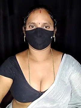 Snapshot of vintage-vibs chatting on February 7, 2026, 6:38 pm vintage-vibs online show from February 7, 2026, 6:38 pm