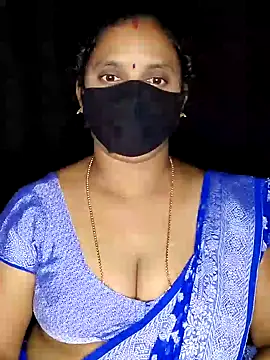 vintage-vibs online show from November 23, 2025, 5:45 pm