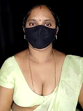 Snapshot of vintage-vibs chatting on January 18, 2026, 6:55 pm vintage-vibs online show from January 18, 2026, 6:55 pm