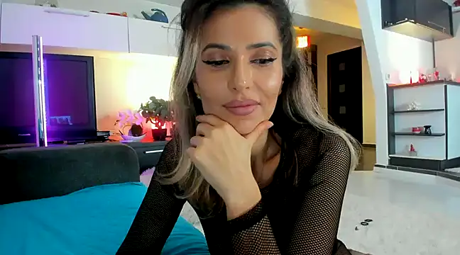 Snapshot of MissSmiley26 chatting on December 19, 2024, 10:00 pm MissSmiley26 online show from December 19, 2024, 10:00 pm