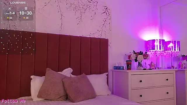 Snapshot of PinkySparks chatting on February 22, 2026, 6:53 pm PinkySparks online show from February 22, 2026, 6:53 pm