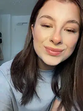 Mia-Minou online show from February 5, 2026, 12:01 pm