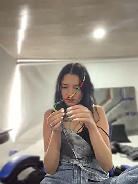 Isabella 21x online show from May 28, 2026, 12:55 pm