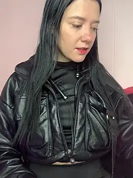 Isabella 21x online show from December 15, 2025, 12:44 pm