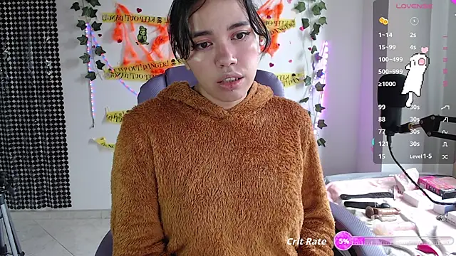 Snapshot of sophie_north chatting on October 20, 2025, 7:14 pm sophie north online show from October 20, 2025, 7:14 pm